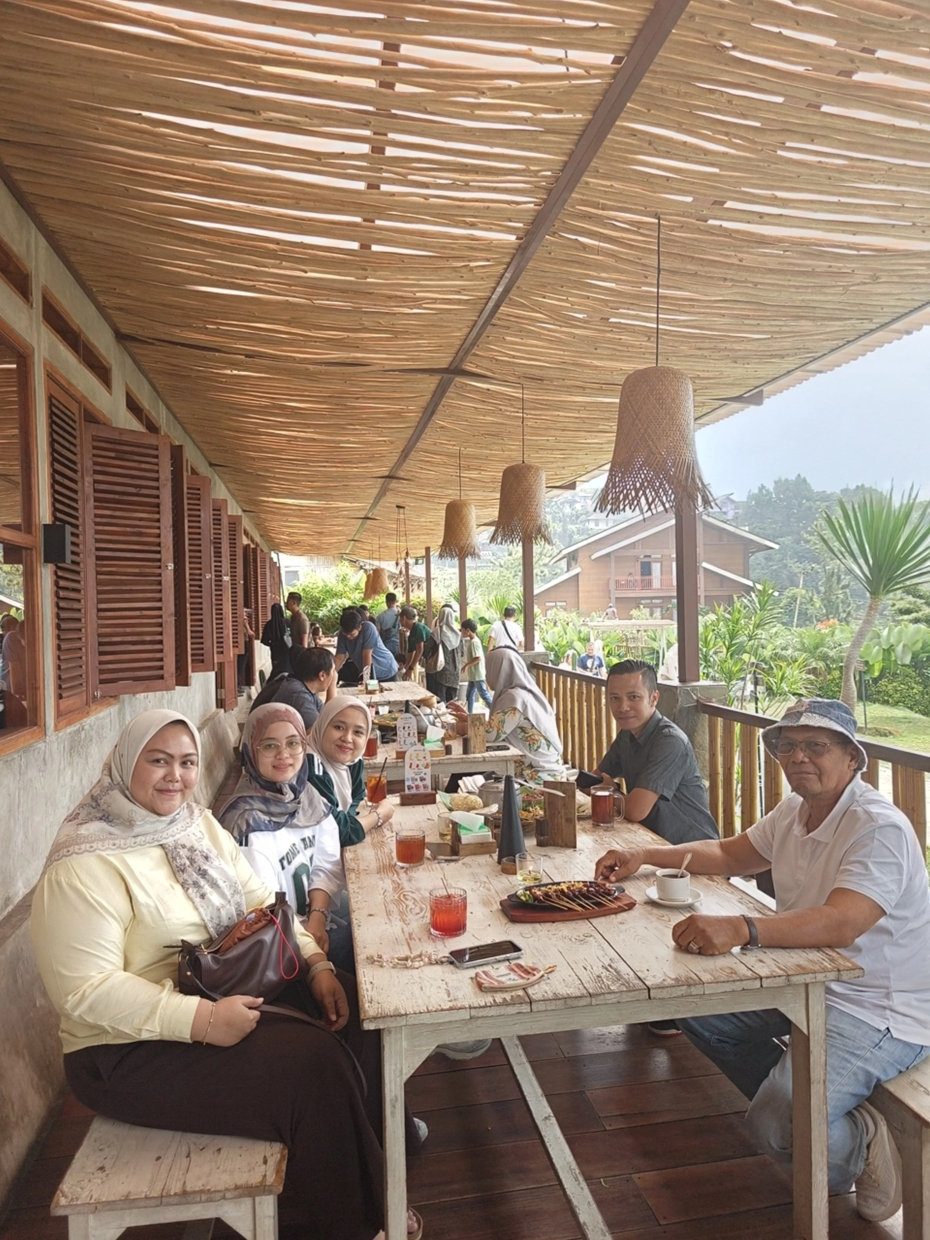 Foto Galeri Firdaus Rental Mobil